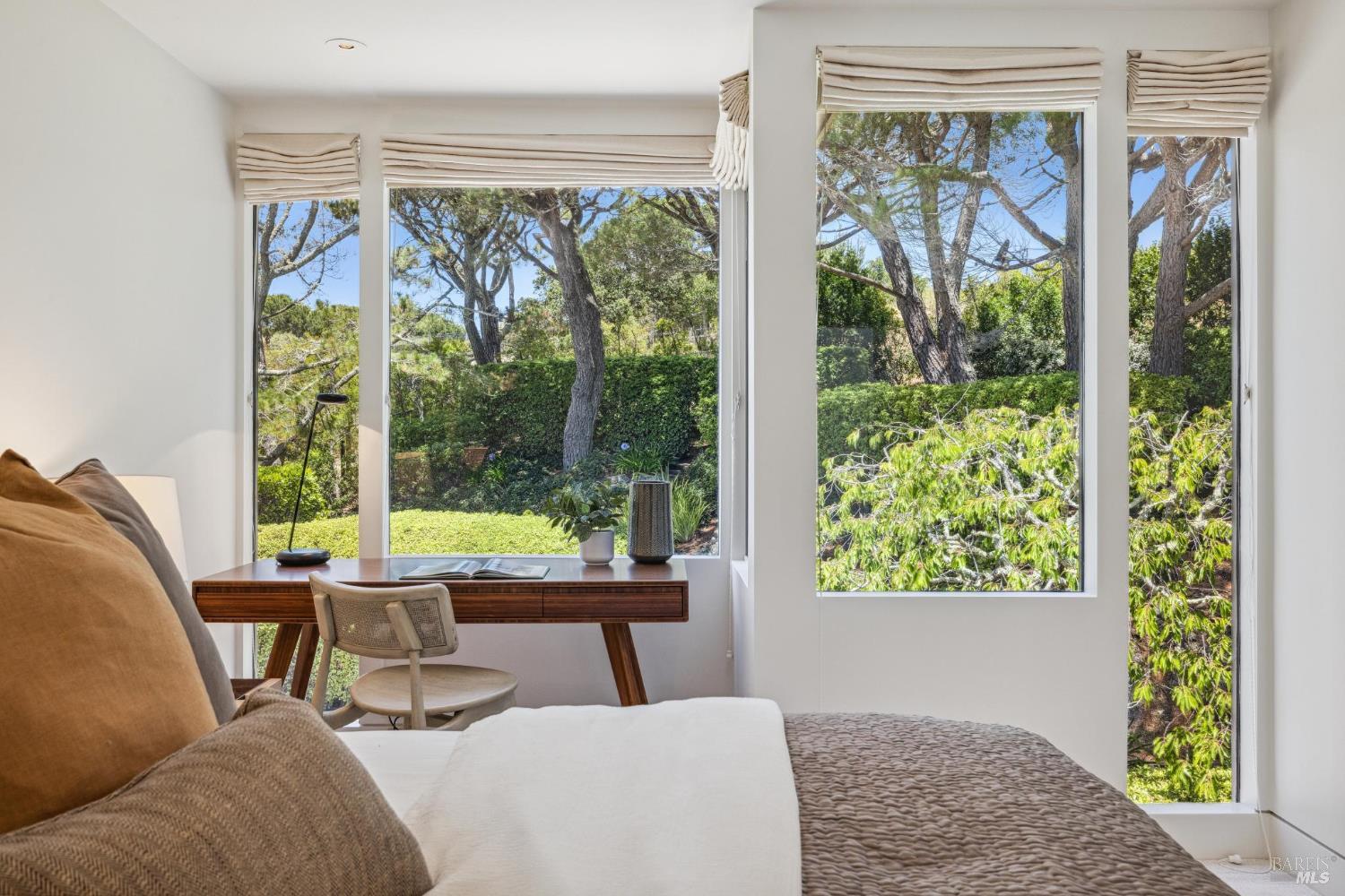 Detail Gallery Image 54 of 99 For 83 Mount Tiburon Rd, Tiburon,  CA 94920 - 6 Beds | 5/1 Baths