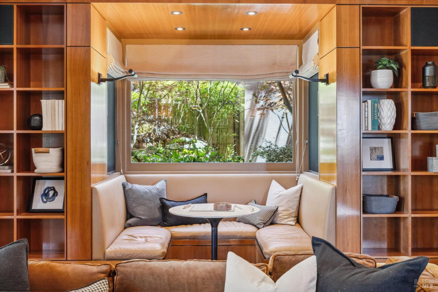 Detail Gallery Image 63 of 99 For 83 Mount Tiburon Rd, Tiburon,  CA 94920 - 6 Beds | 5/1 Baths