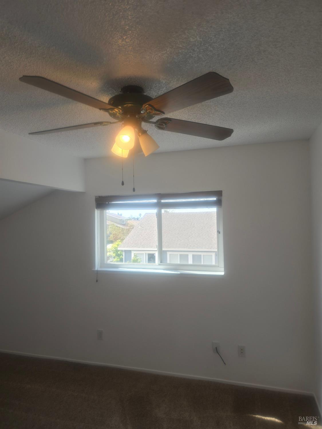 Detail Gallery Image 12 of 31 For 900 Bluejay Dr, Suisun City,  CA 94585 - 4 Beds | 2/1 Baths