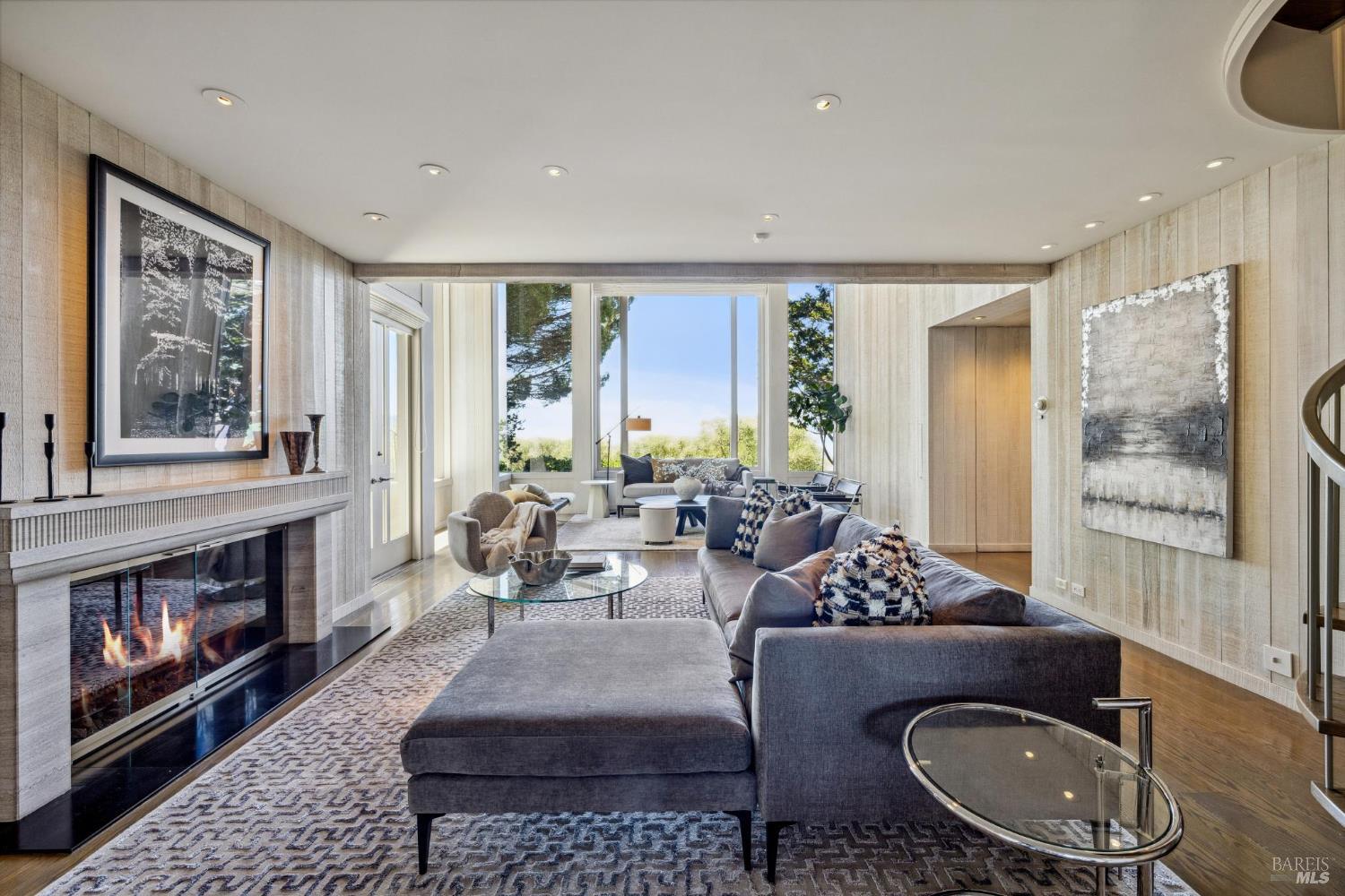 Detail Gallery Image 12 of 99 For 83 Mount Tiburon Rd, Tiburon,  CA 94920 - 6 Beds | 5/1 Baths