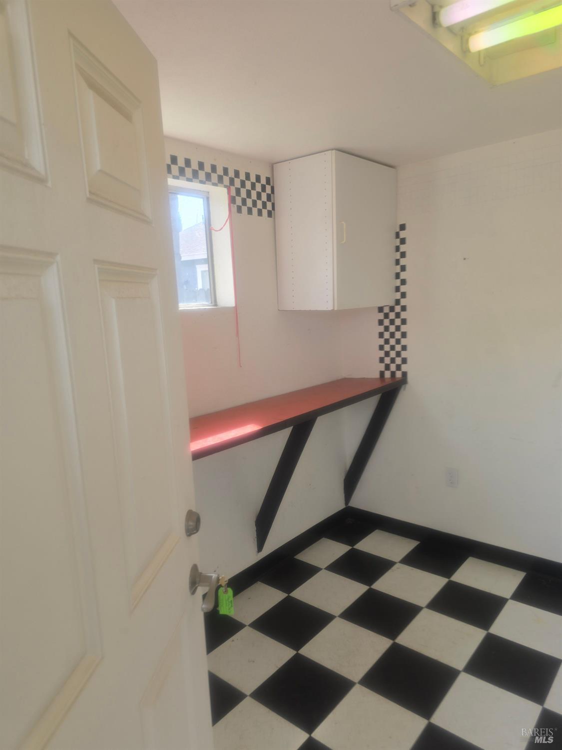 Detail Gallery Image 6 of 31 For 900 Bluejay Dr, Suisun City,  CA 94585 - 4 Beds | 2/1 Baths