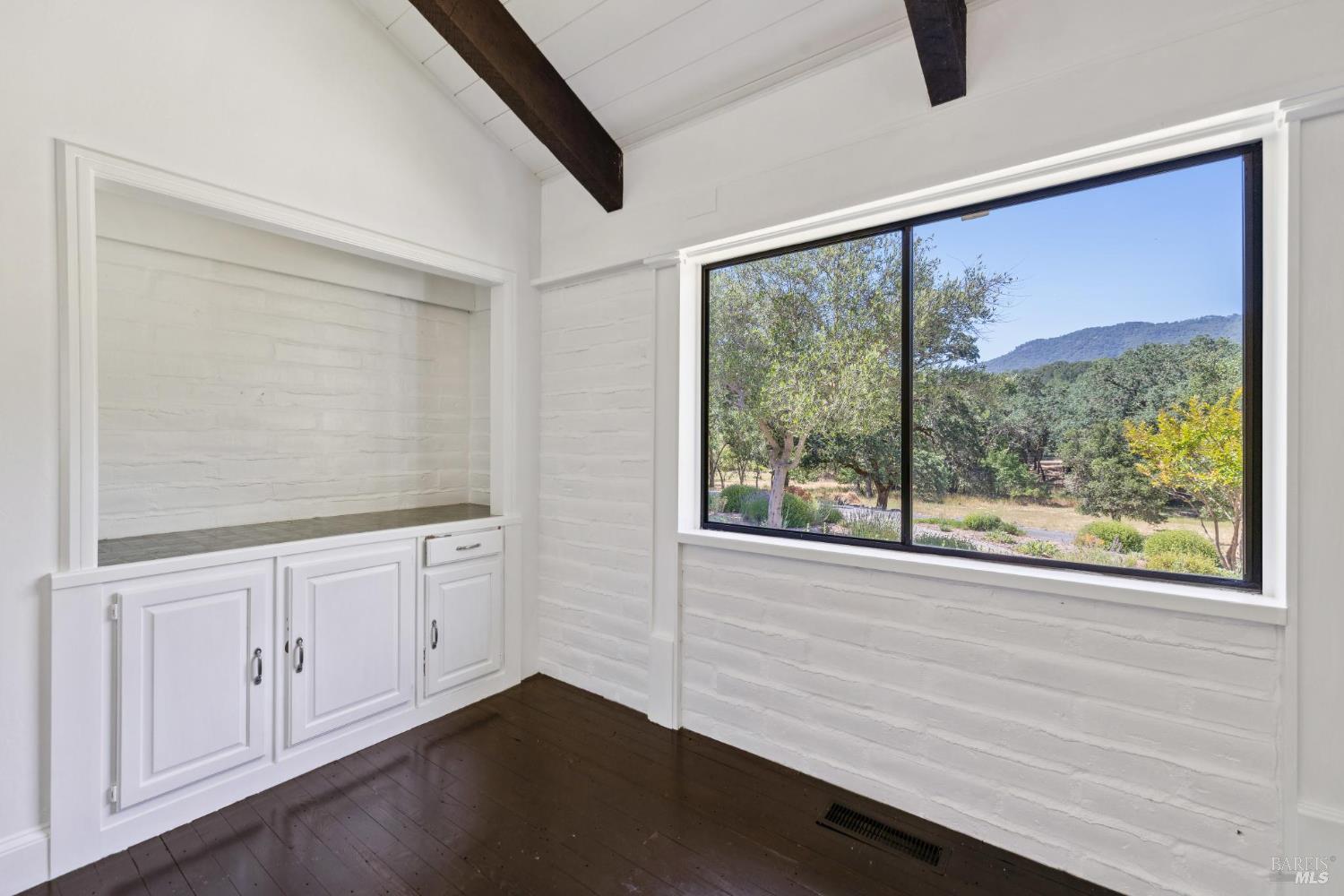 Detail Gallery Image 32 of 66 For 5219 Bennett Valley Ln, Glen Ellen,  CA 95442 - 3 Beds | 2 Baths