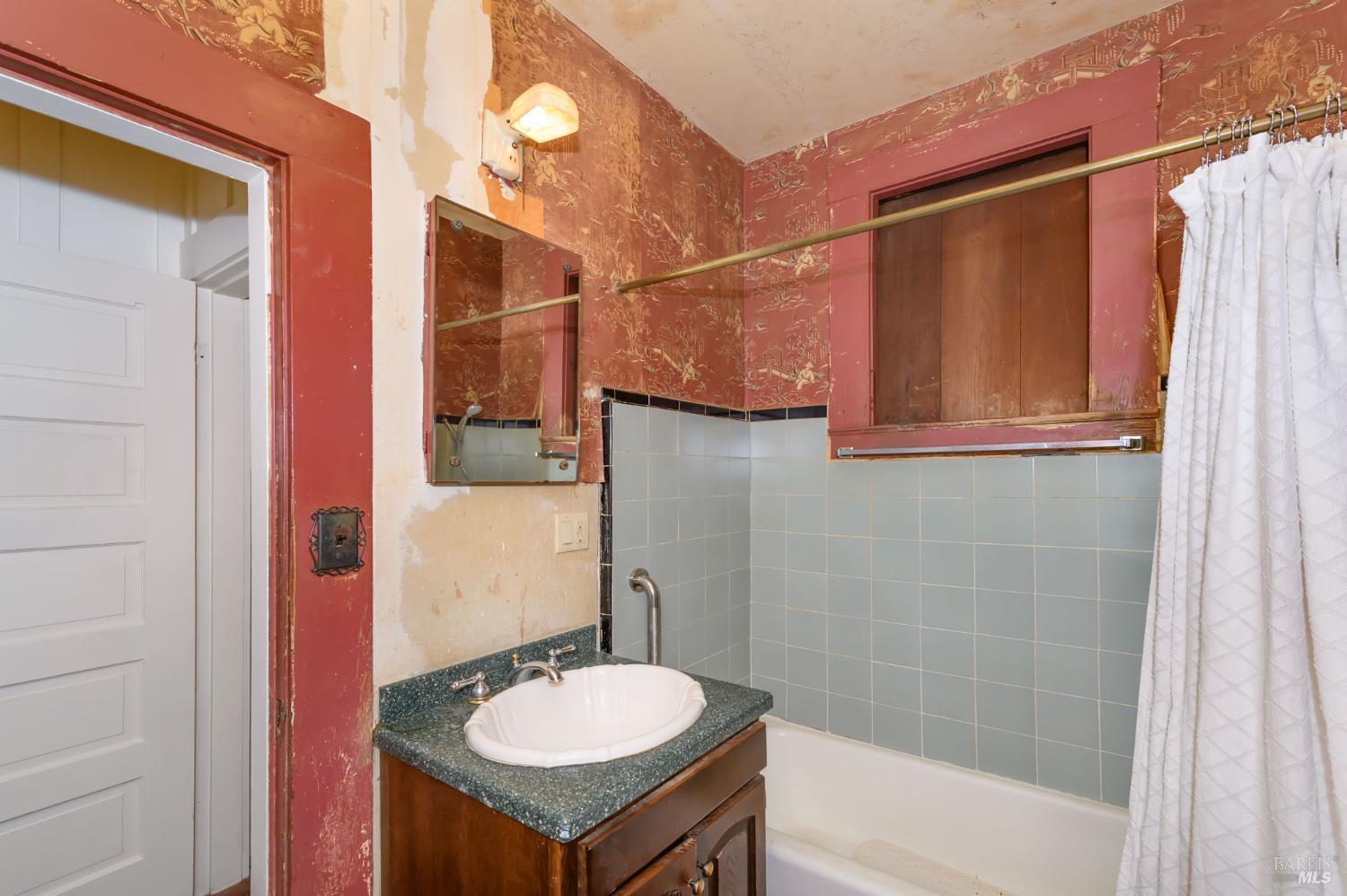 Detail Gallery Image 19 of 33 For 312 Shady Ln, Mill Valley,  CA 94941 - 5 Beds | 2 Baths