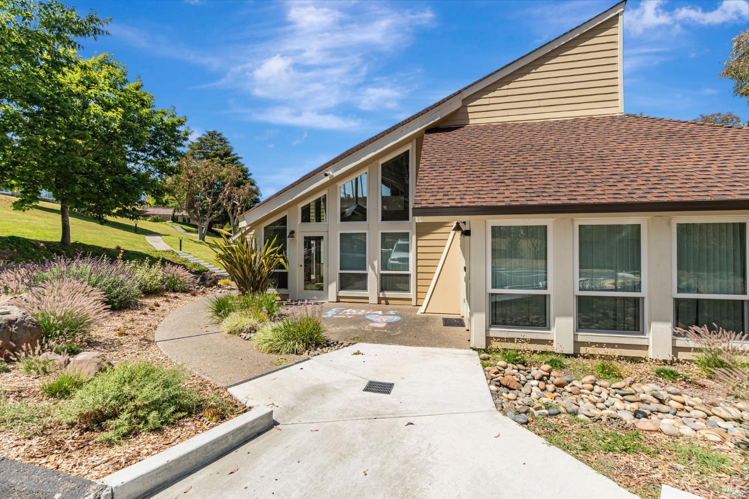 Detail Gallery Image 21 of 28 For 7 Byron Cir, Mill Valley,  CA 94941 - 3 Beds | 2/1 Baths