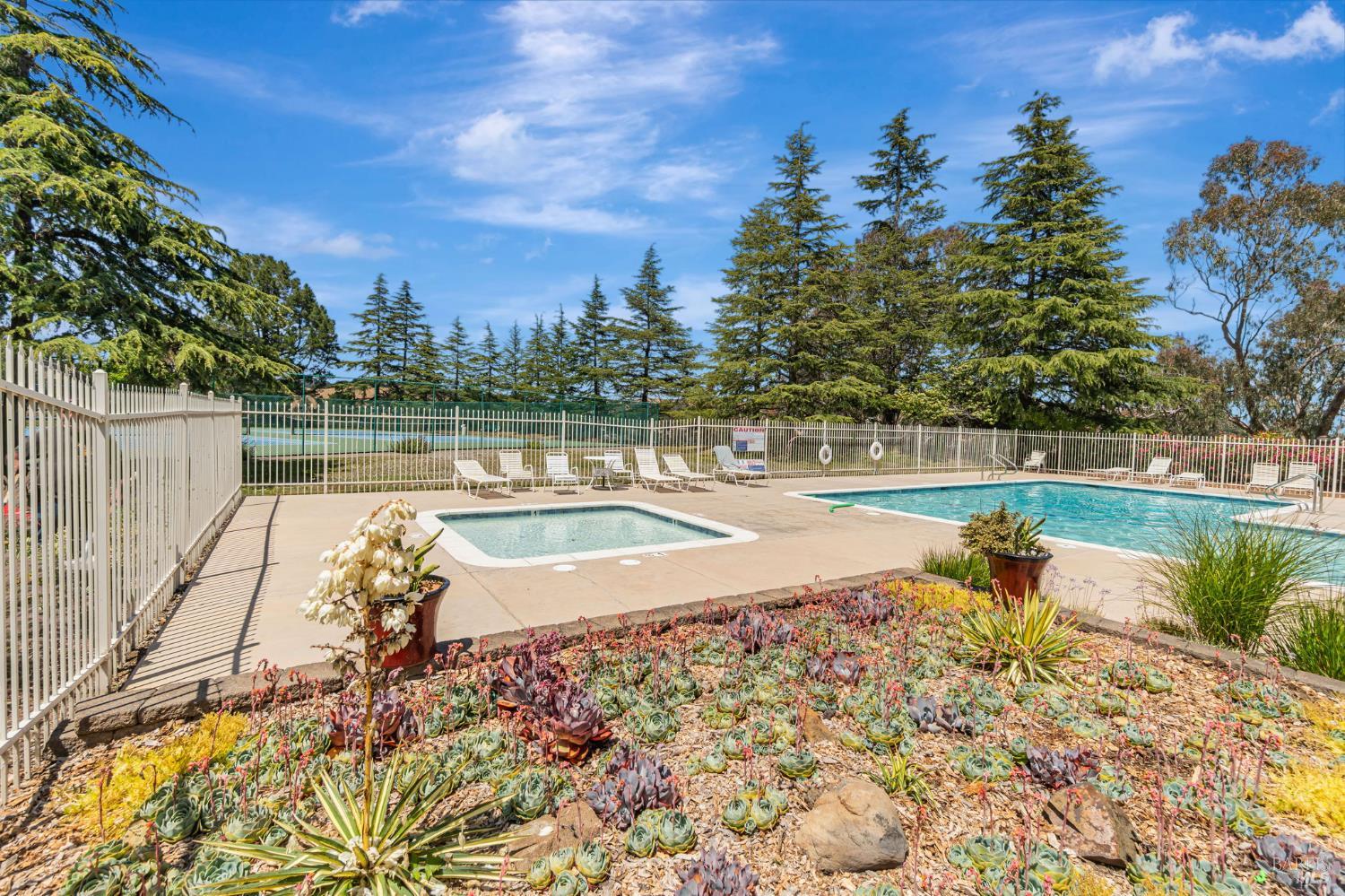 Detail Gallery Image 24 of 28 For 7 Byron Cir, Mill Valley,  CA 94941 - 3 Beds | 2/1 Baths