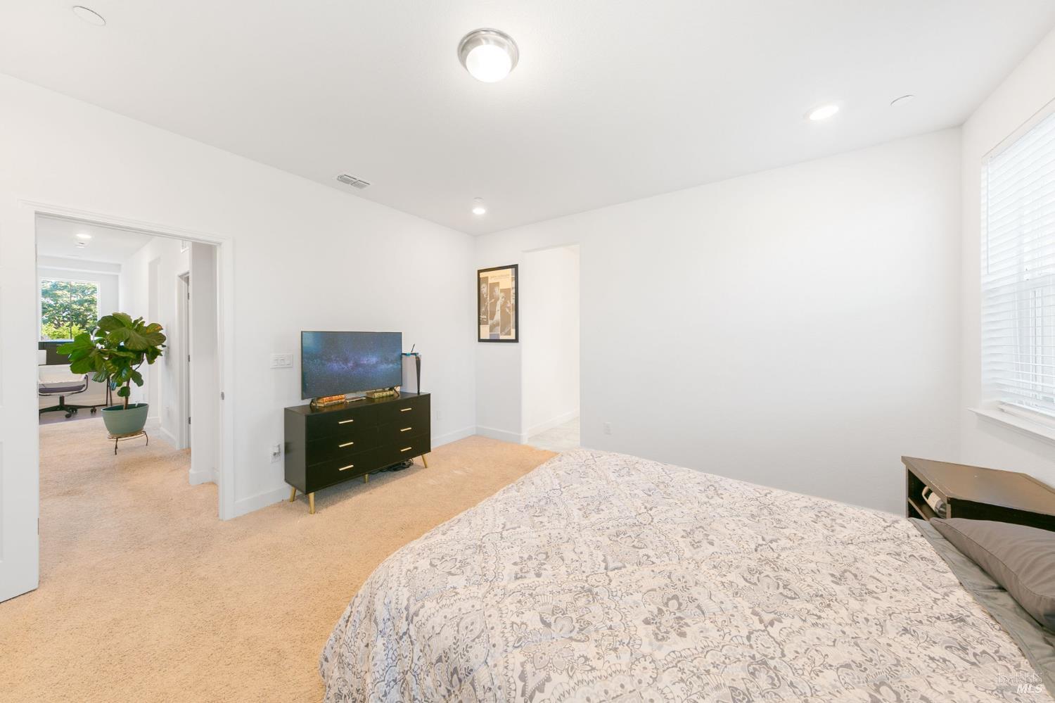 Vasquez Court, Vacaville, California image 38