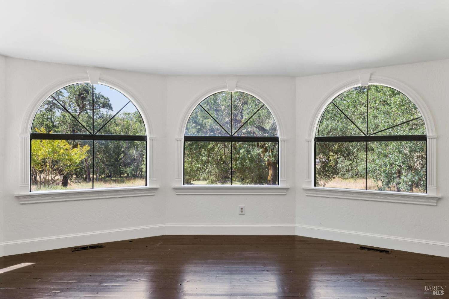 Detail Gallery Image 30 of 66 For 5219 Bennett Valley Ln, Glen Ellen,  CA 95442 - 3 Beds | 2 Baths