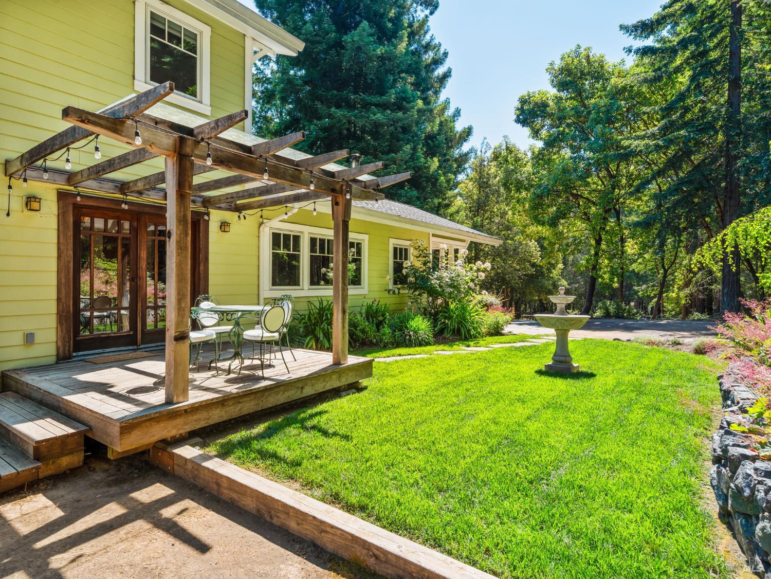 Detail Gallery Image 2 of 47 For 21900 Panorama Way, Philo,  CA 95466 - 3 Beds | 2 Baths