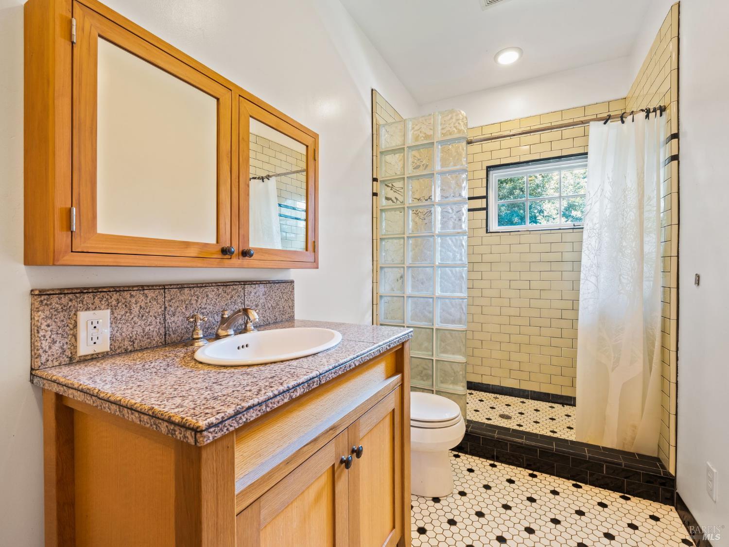 Detail Gallery Image 16 of 47 For 21900 Panorama Way, Philo,  CA 95466 - 3 Beds | 2 Baths
