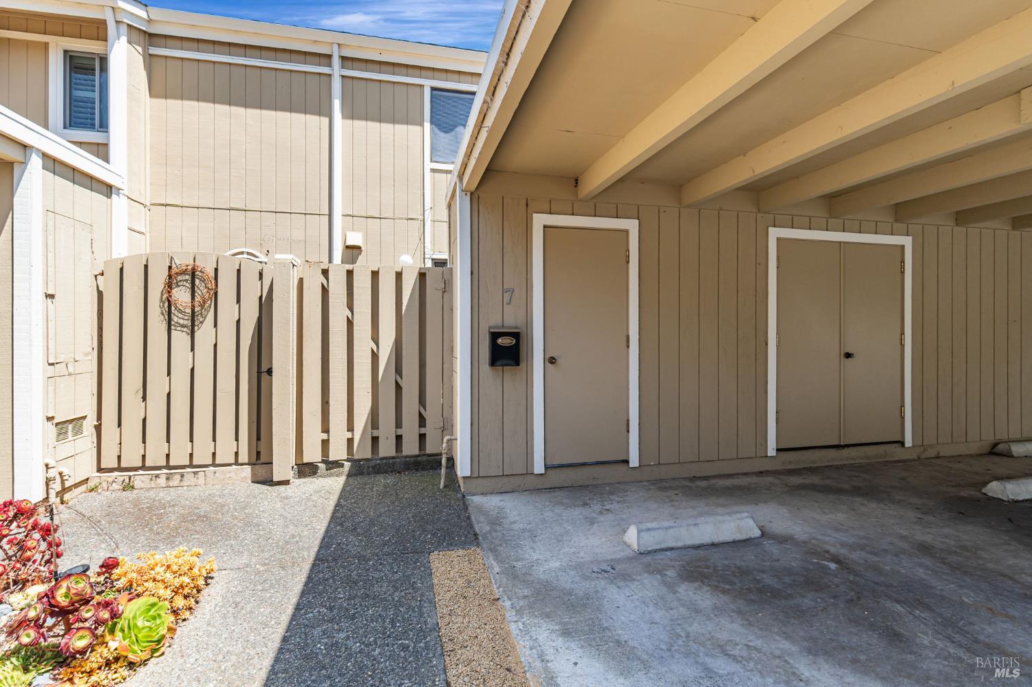 Detail Gallery Image 23 of 28 For 7 Byron Cir, Mill Valley,  CA 94941 - 3 Beds | 2/1 Baths