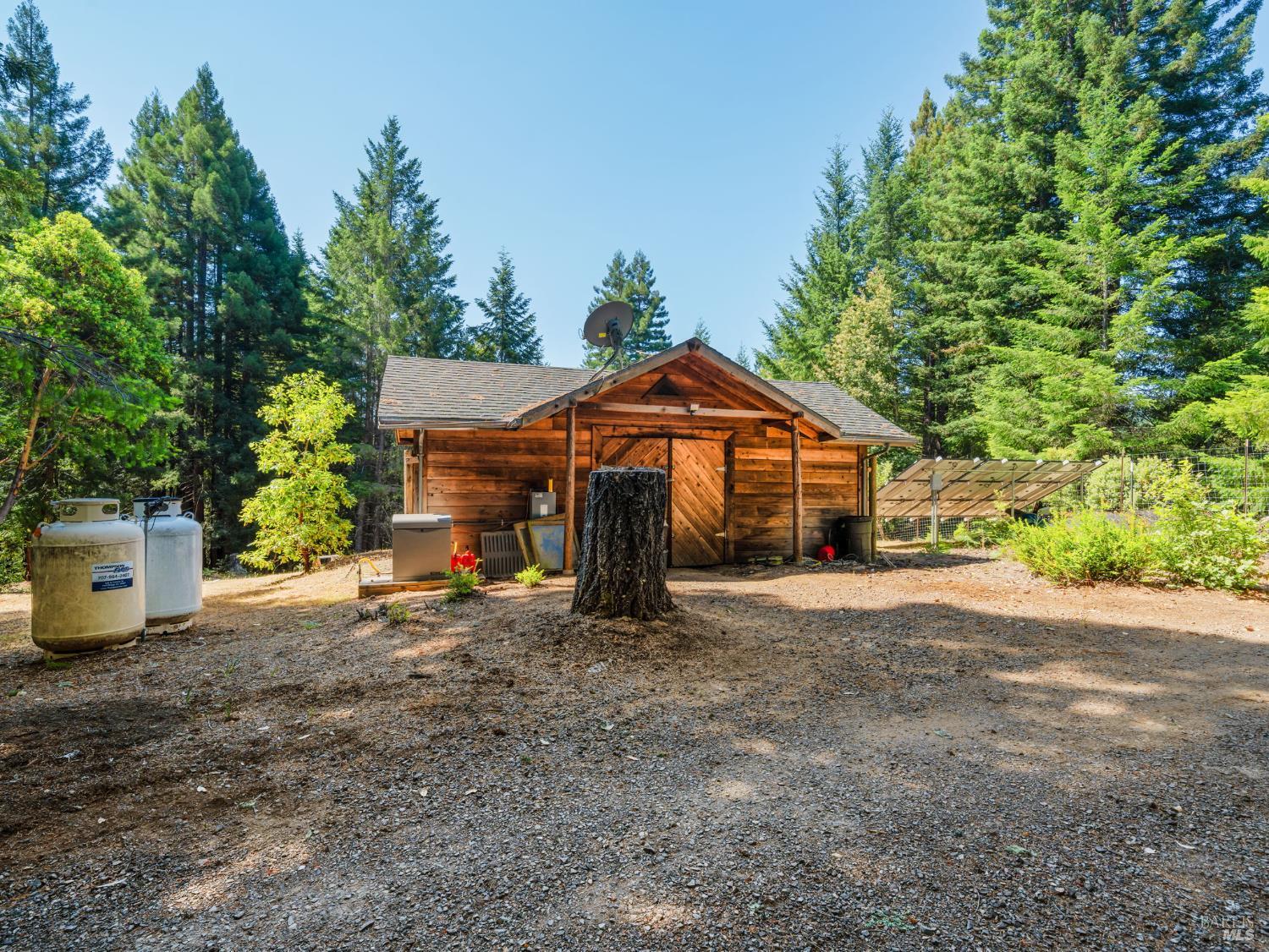 Detail Gallery Image 32 of 47 For 21900 Panorama Way, Philo,  CA 95466 - 3 Beds | 2 Baths