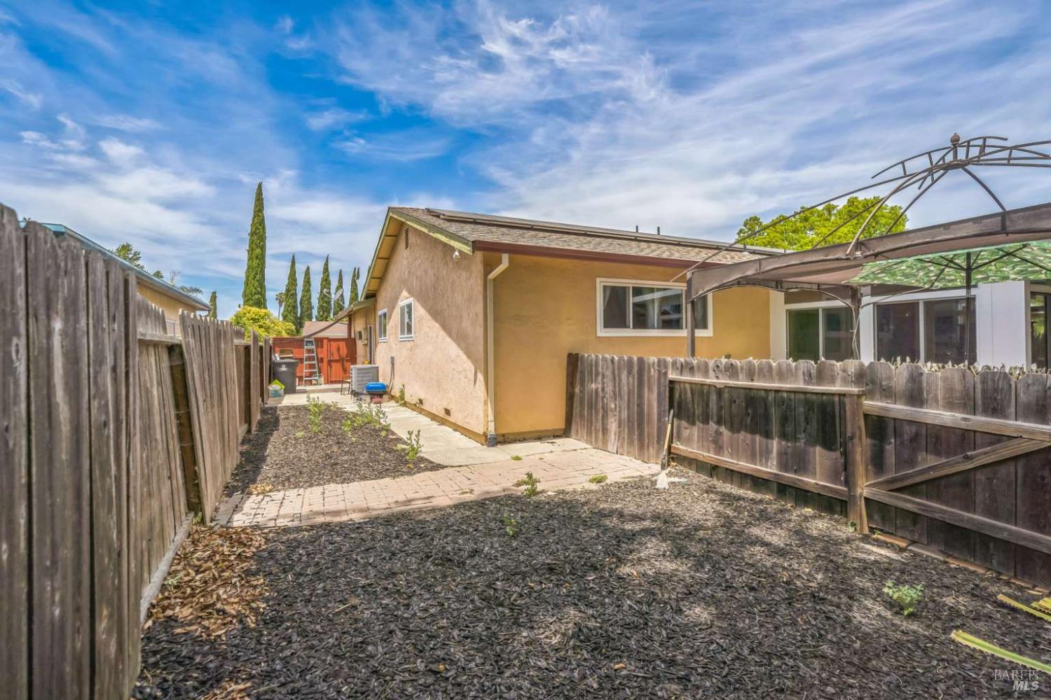 Woodlark Drive, Suisun City, California image 33