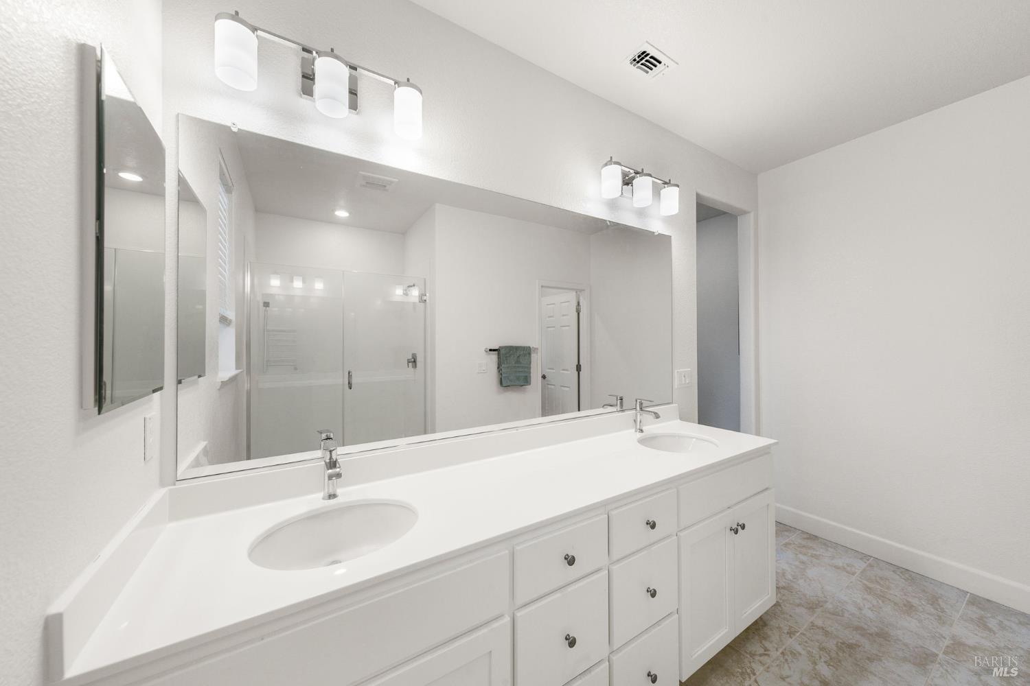 Vasquez Court, Vacaville, California image 33