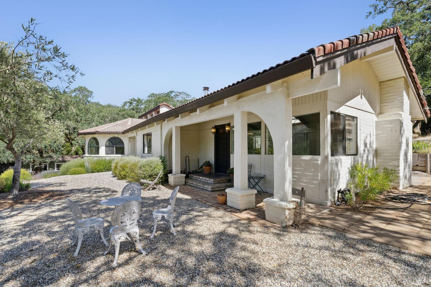 Detail Gallery Image 18 of 66 For 5219 Bennett Valley Ln, Glen Ellen,  CA 95442 - 3 Beds | 2 Baths