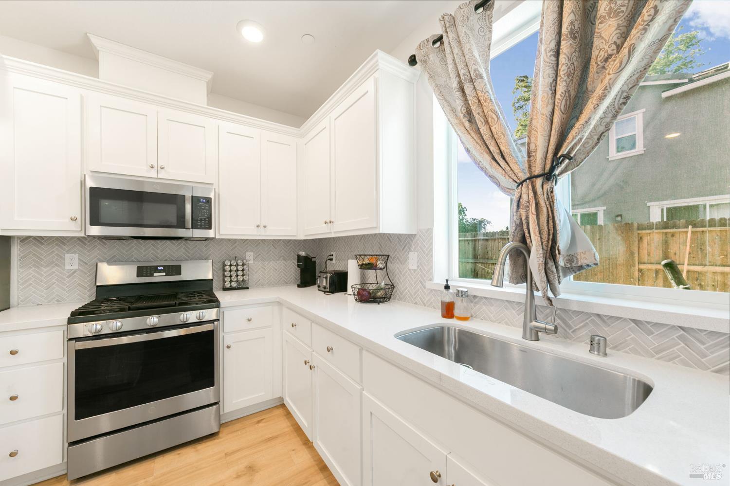 Vasquez Court, Vacaville, California image 10