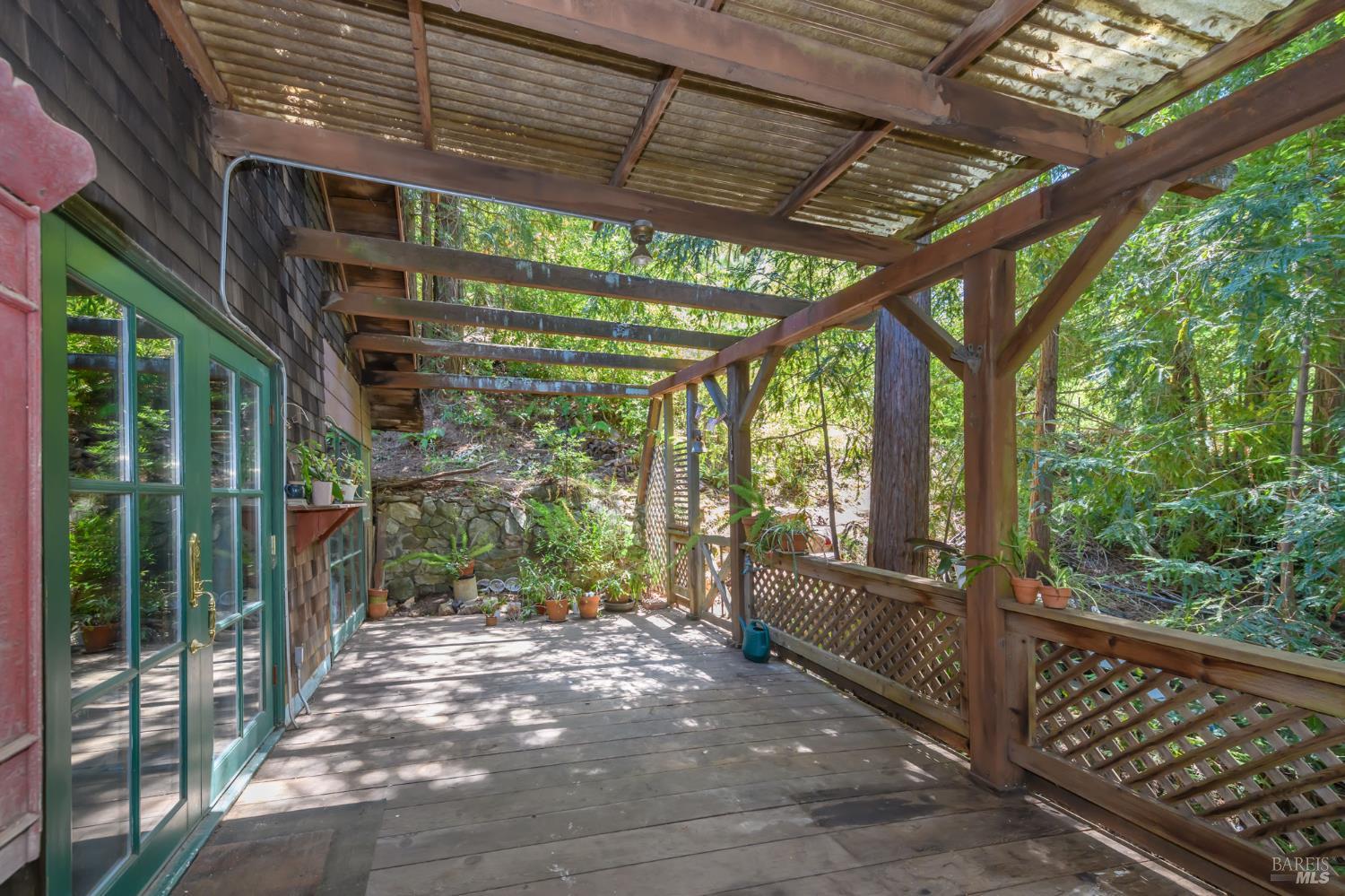 Detail Gallery Image 18 of 33 For 312 Shady Ln, Mill Valley,  CA 94941 - 5 Beds | 2 Baths