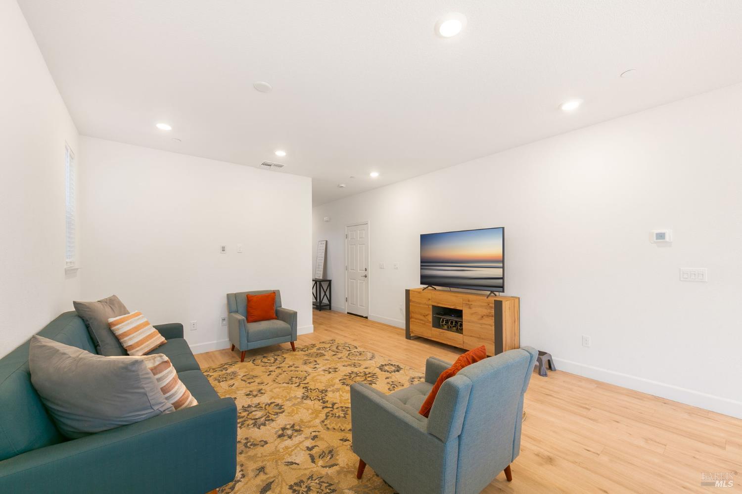 Vasquez Court, Vacaville, California image 16