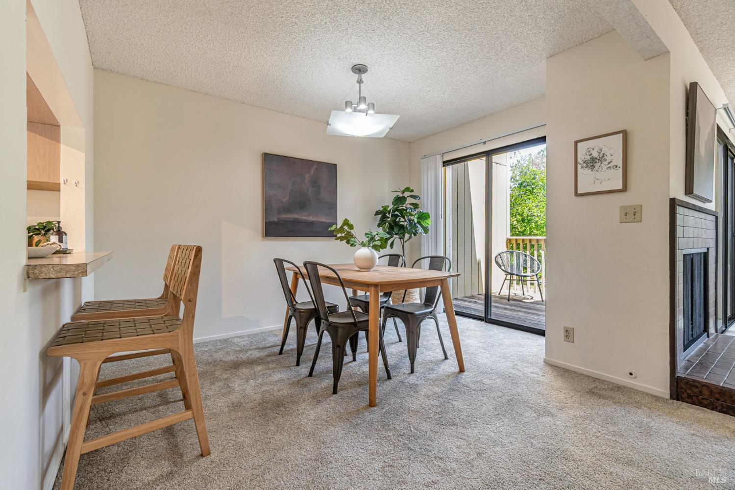 Detail Gallery Image 8 of 28 For 7 Byron Cir, Mill Valley,  CA 94941 - 3 Beds | 2/1 Baths