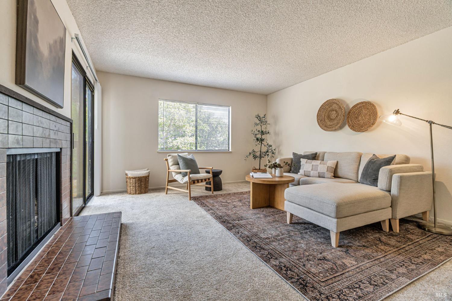Detail Gallery Image 3 of 28 For 7 Byron Cir, Mill Valley,  CA 94941 - 3 Beds | 2/1 Baths
