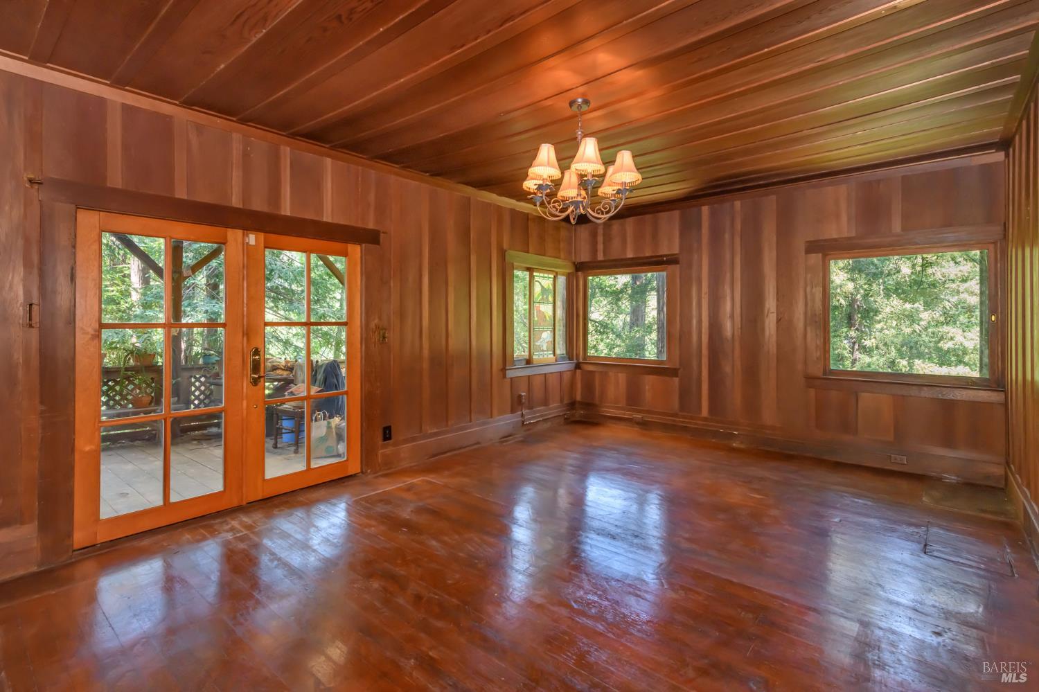 Detail Gallery Image 16 of 33 For 312 Shady Ln, Mill Valley,  CA 94941 - 5 Beds | 2 Baths
