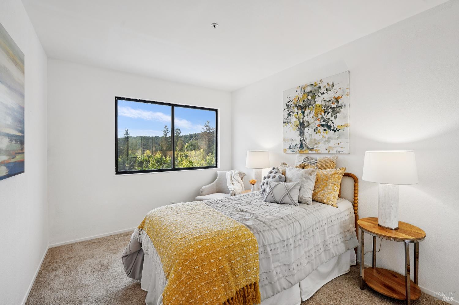 Detail Gallery Image 13 of 17 For 5 Briarwood Ct, Novato,  CA 94947 - 3 Beds | 2/1 Baths