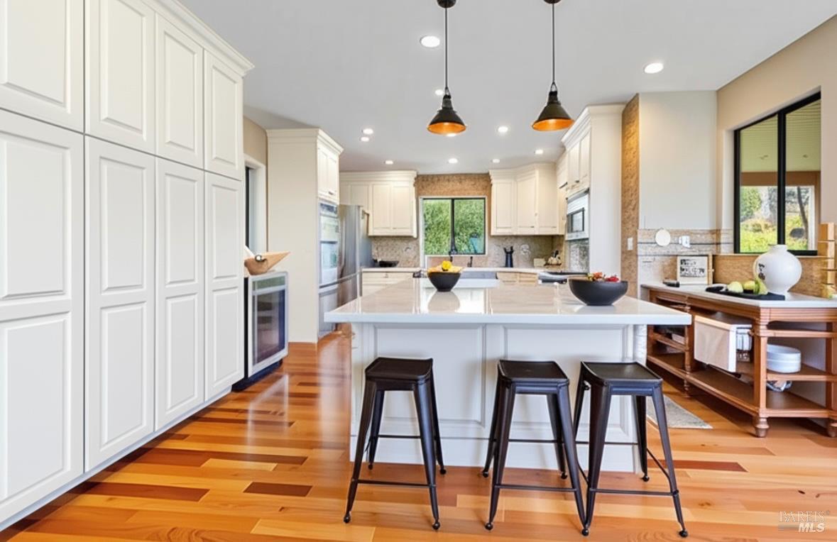 Detail Gallery Image 7 of 45 For 595 Michael Dr, Sonoma,  CA 95476 - 4 Beds | 4 Baths