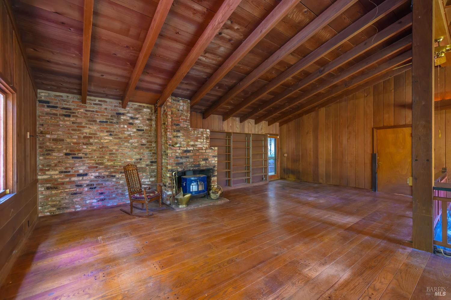Detail Gallery Image 8 of 33 For 312 Shady Ln, Mill Valley,  CA 94941 - 5 Beds | 2 Baths