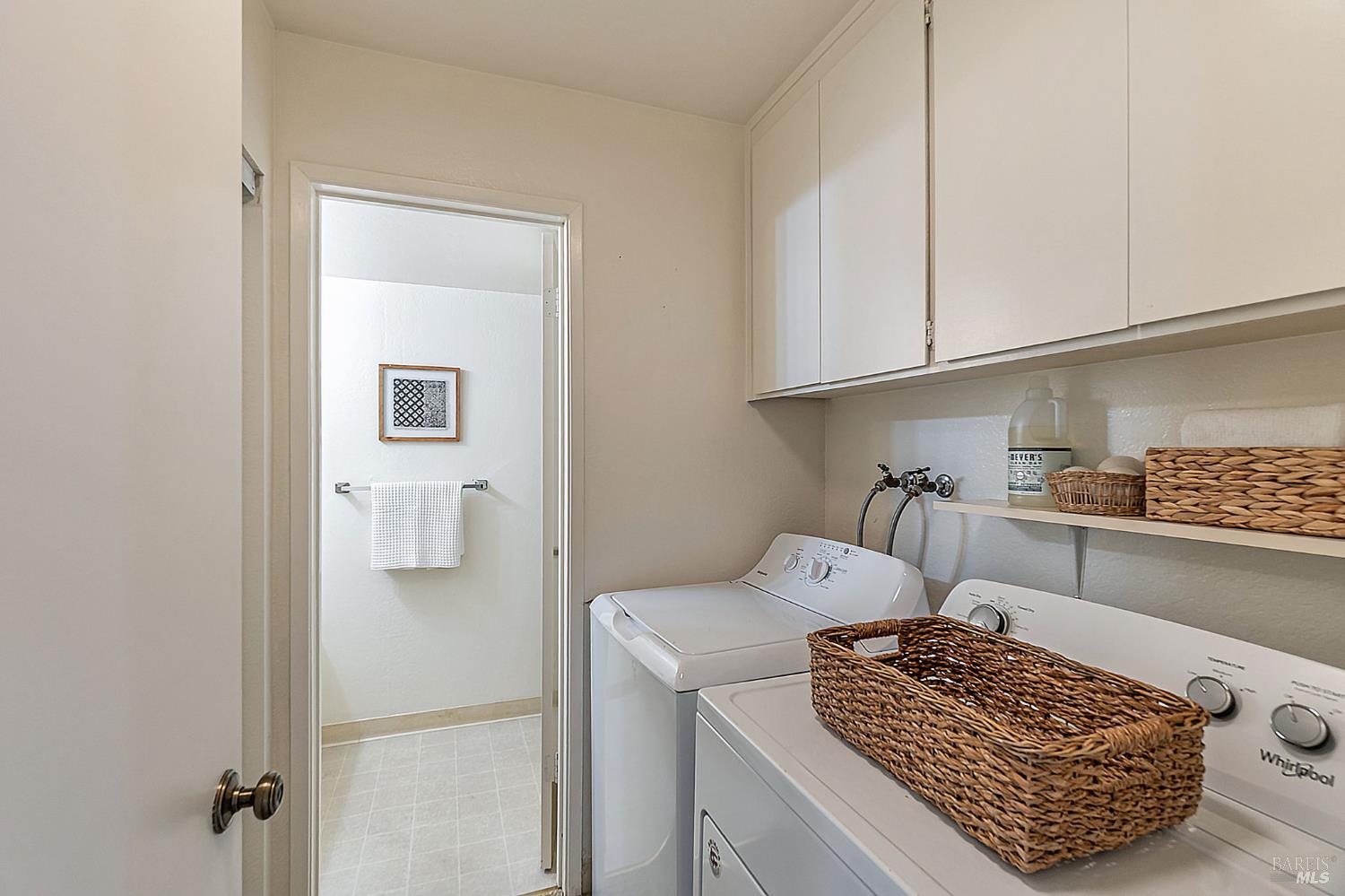 Detail Gallery Image 18 of 28 For 7 Byron Cir, Mill Valley,  CA 94941 - 3 Beds | 2/1 Baths