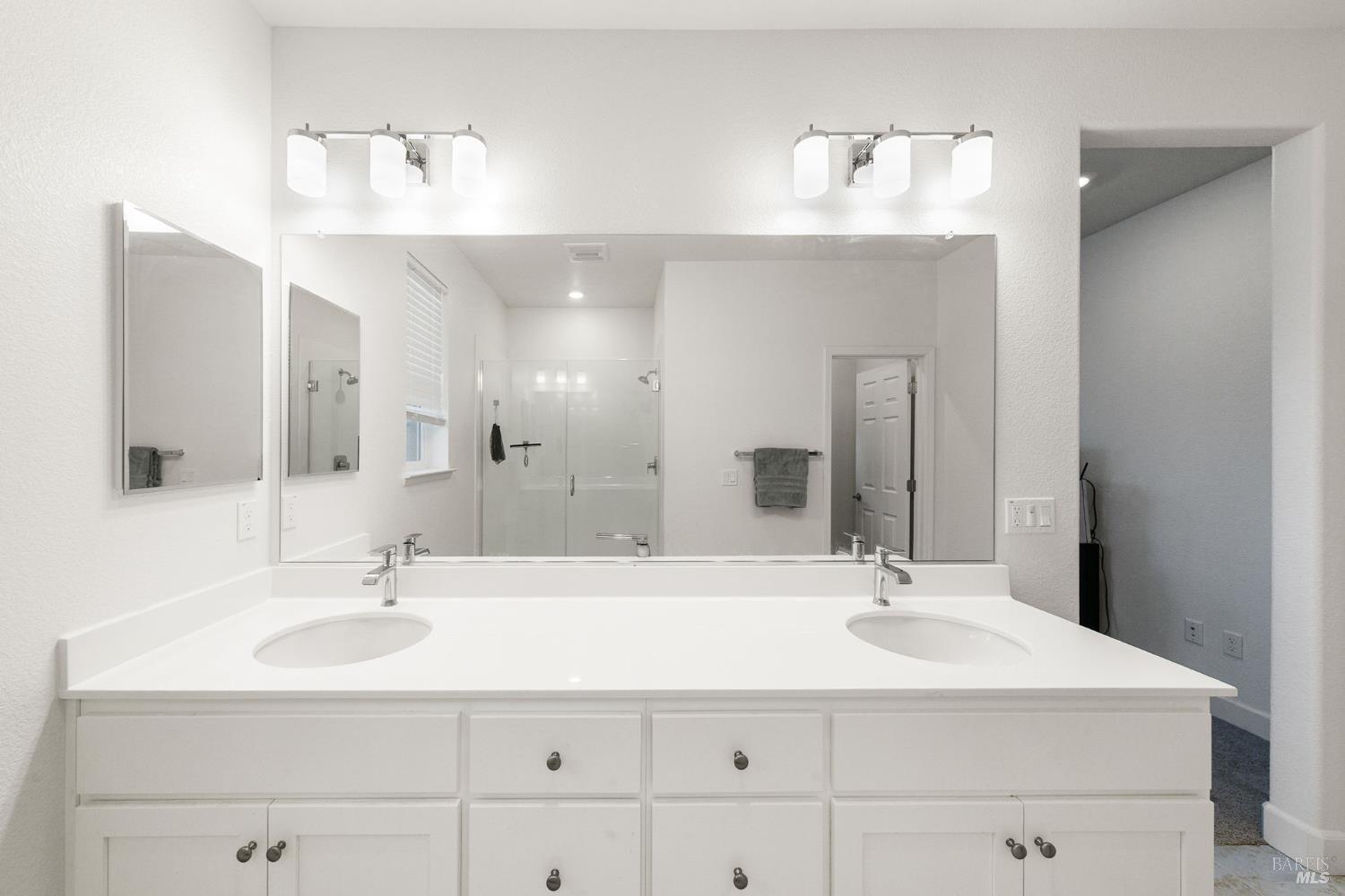 Vasquez Court, Vacaville, California image 34