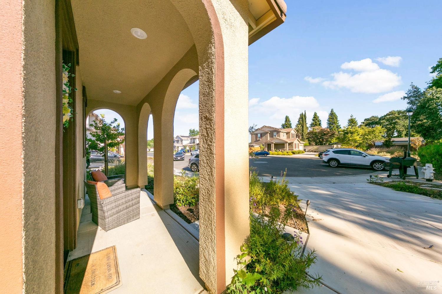 Vasquez Court, Vacaville, California image 4