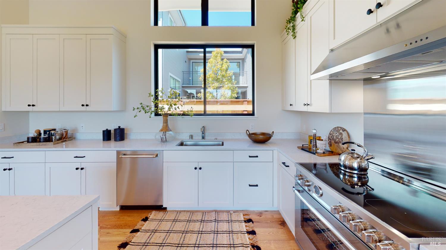 Detail Gallery Image 10 of 27 For 1010 Trentadue Way, Healdsburg,  CA 95448 - 4 Beds | 3/1 Baths