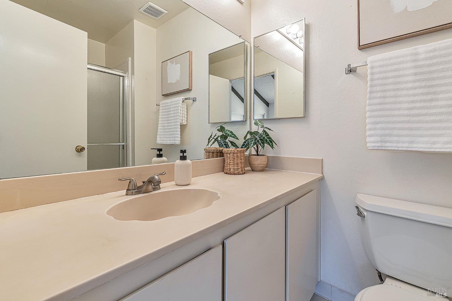 Detail Gallery Image 17 of 28 For 7 Byron Cir, Mill Valley,  CA 94941 - 3 Beds | 2/1 Baths