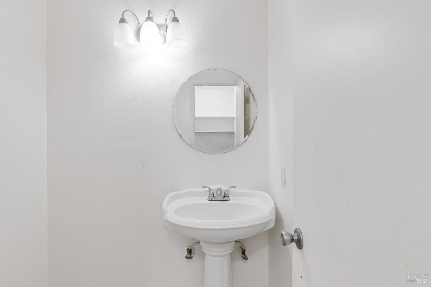 Detail Gallery Image 18 of 21 For 588 Crabapple Way, San Jose,  CA 95111 - 3 Beds | 1/1 Baths
