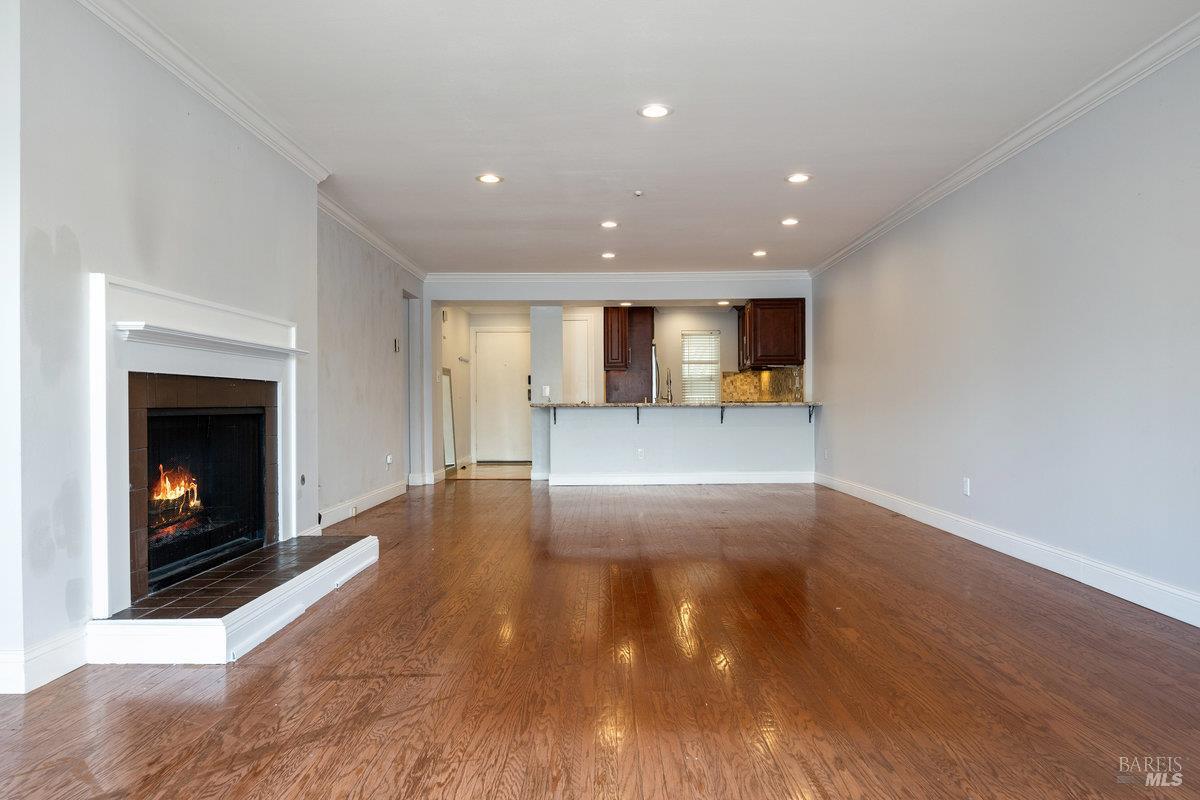 Detail Gallery Image 3 of 17 For 120 Seminary Dr 2c,  Mill Valley,  CA 94941 - 2 Beds | 2 Baths