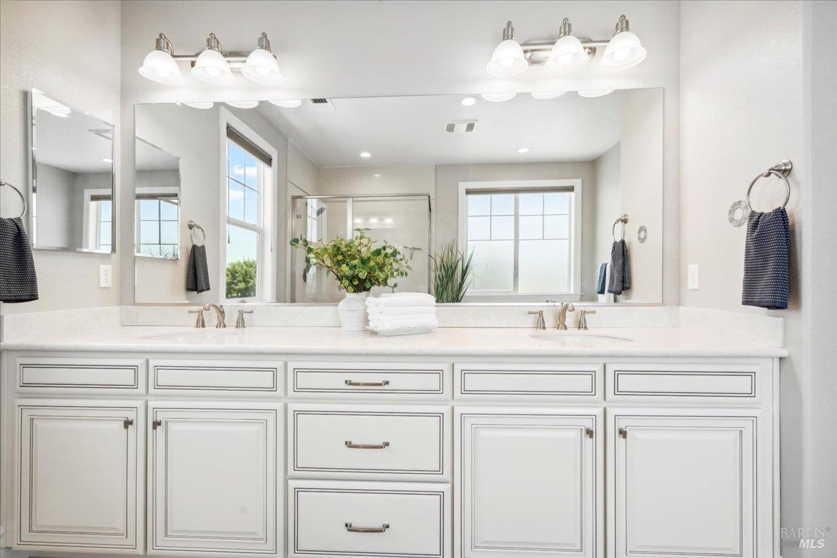 Detail Gallery Image 58 of 89 For 1012 Capitola Ct, Vacaville,  CA 95687 - 6 Beds | 4/1 Baths