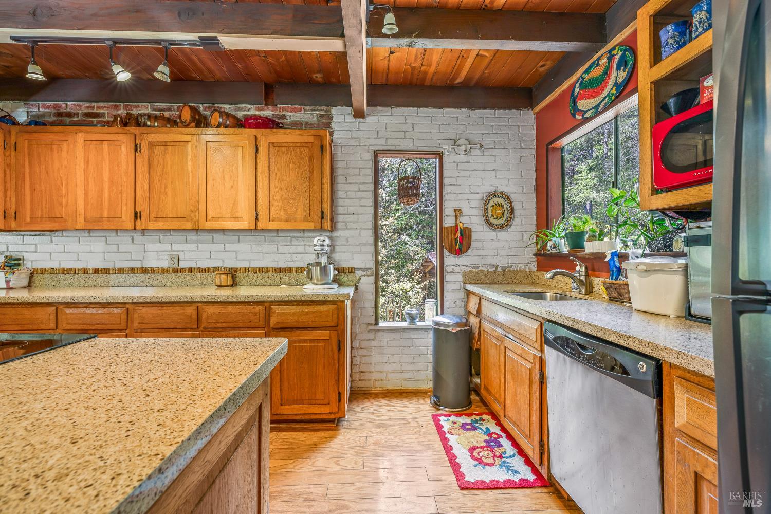 Detail Gallery Image 9 of 27 For 43150 Little Lake Rd, Mendocino,  CA 95460 - 4 Beds | 1 Baths