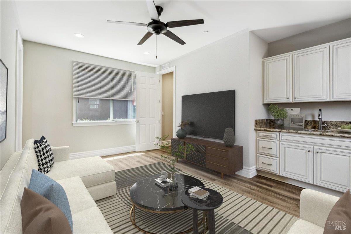 Detail Gallery Image 25 of 89 For 1012 Capitola Ct, Vacaville,  CA 95687 - 6 Beds | 4/1 Baths