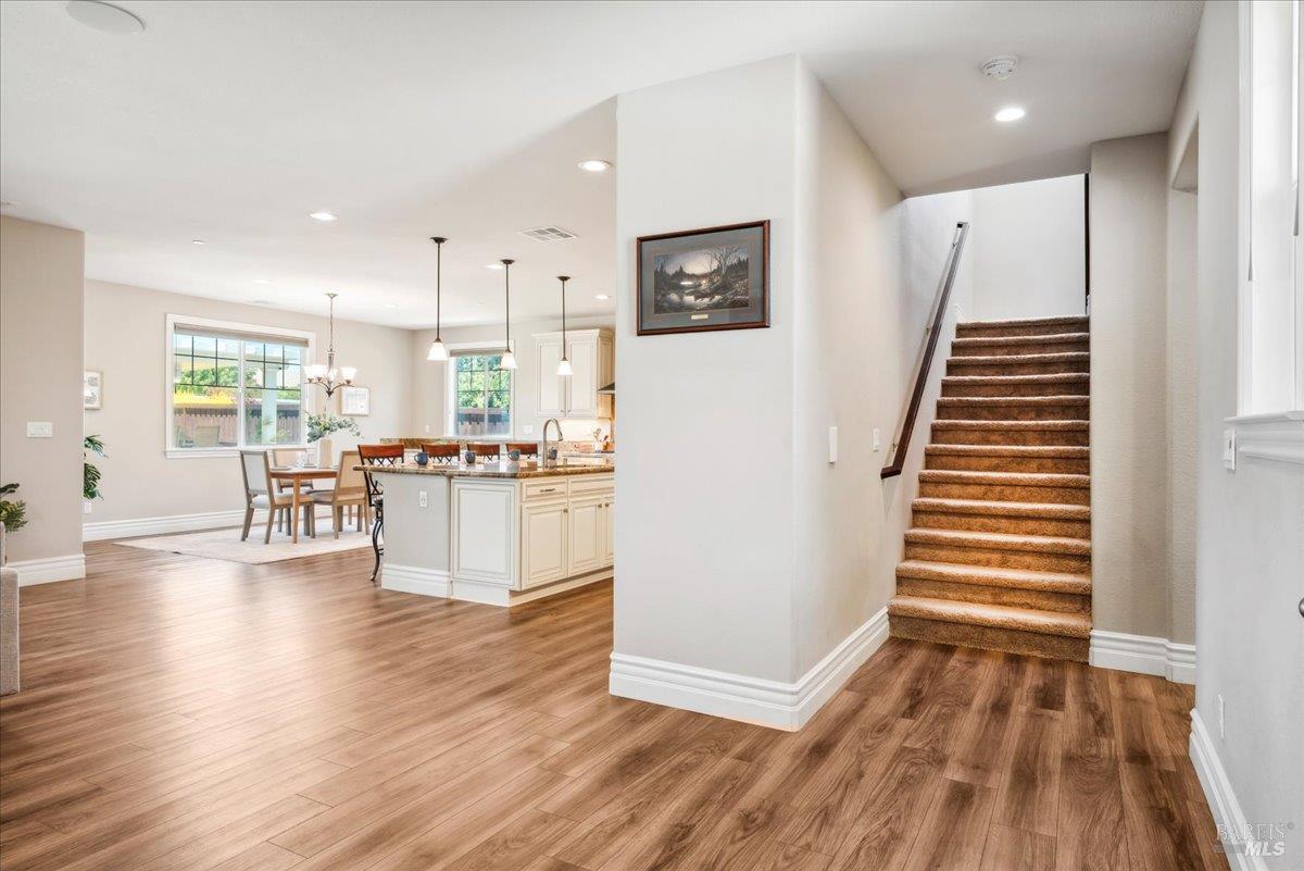 Detail Gallery Image 30 of 89 For 1012 Capitola Ct, Vacaville,  CA 95687 - 6 Beds | 4/1 Baths