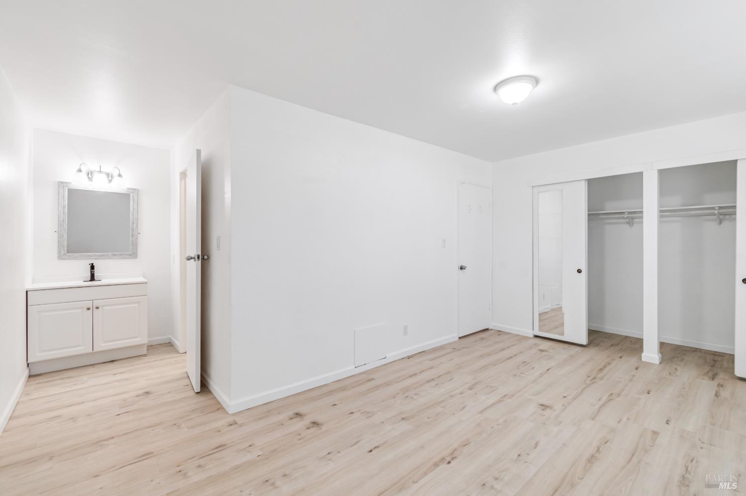 Detail Gallery Image 10 of 21 For 588 Crabapple Way, San Jose,  CA 95111 - 3 Beds | 1/1 Baths