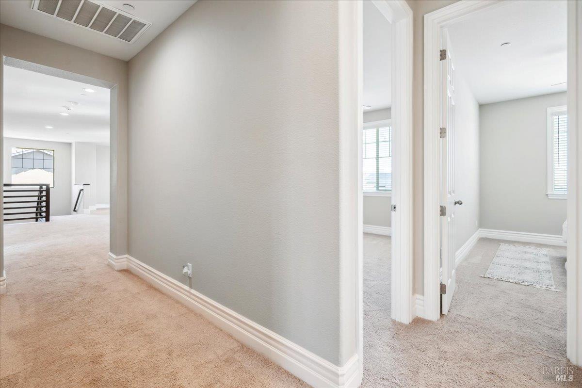 Detail Gallery Image 35 of 89 For 1012 Capitola Ct, Vacaville,  CA 95687 - 6 Beds | 4/1 Baths