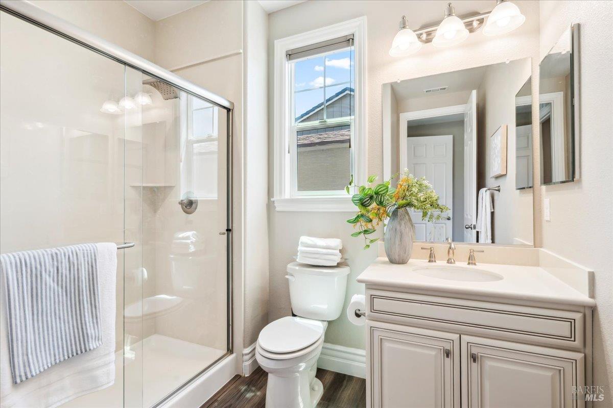 Detail Gallery Image 24 of 89 For 1012 Capitola Ct, Vacaville,  CA 95687 - 6 Beds | 4/1 Baths