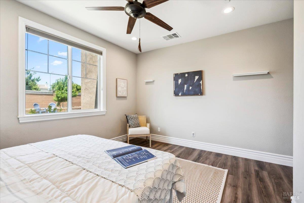 Detail Gallery Image 23 of 89 For 1012 Capitola Ct, Vacaville,  CA 95687 - 6 Beds | 4/1 Baths
