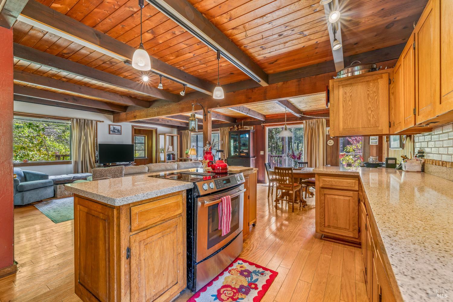 Detail Gallery Image 7 of 27 For 43150 Little Lake Rd, Mendocino,  CA 95460 - 4 Beds | 1 Baths