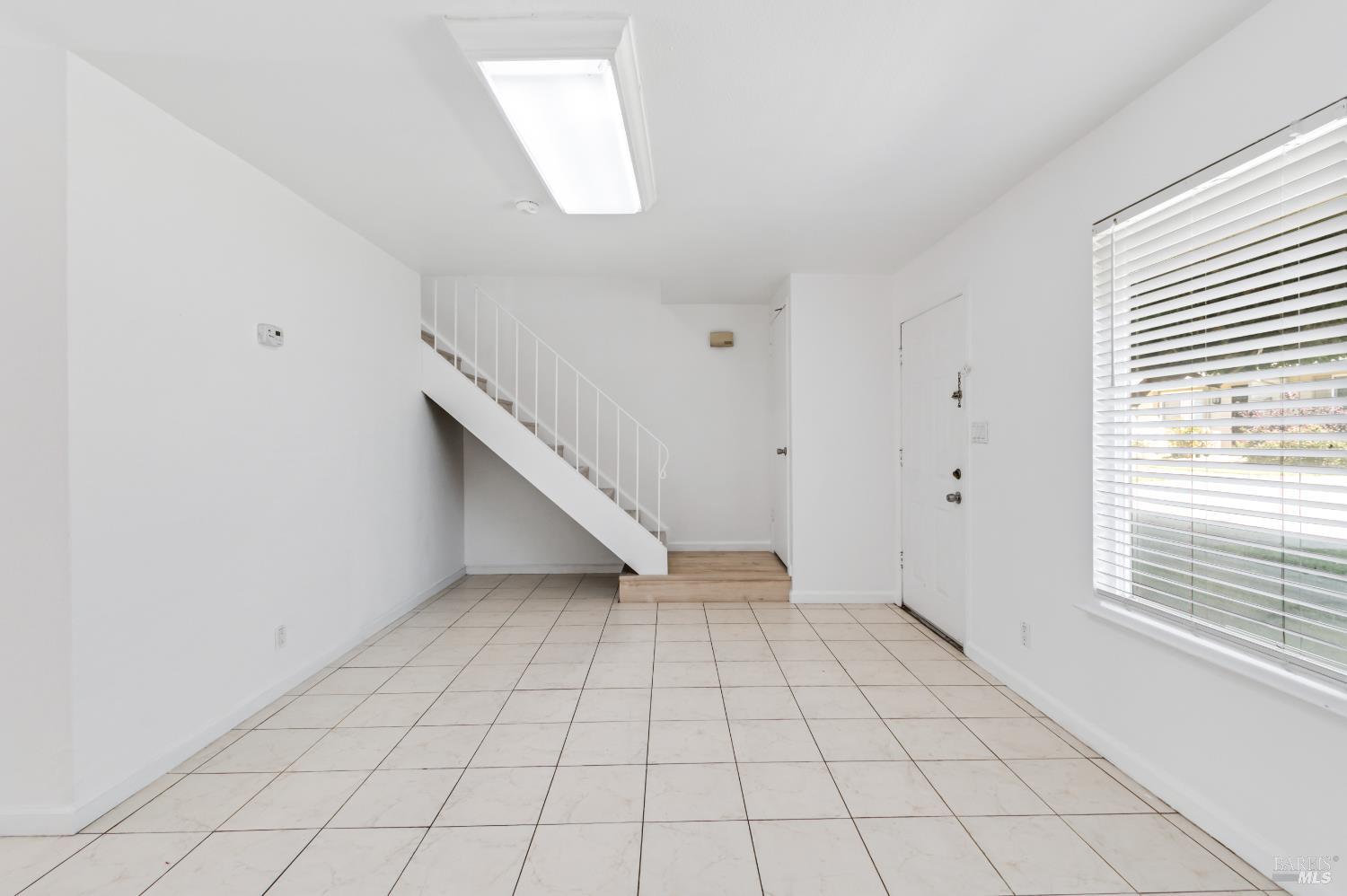 Detail Gallery Image 7 of 21 For 588 Crabapple Way, San Jose,  CA 95111 - 3 Beds | 1/1 Baths