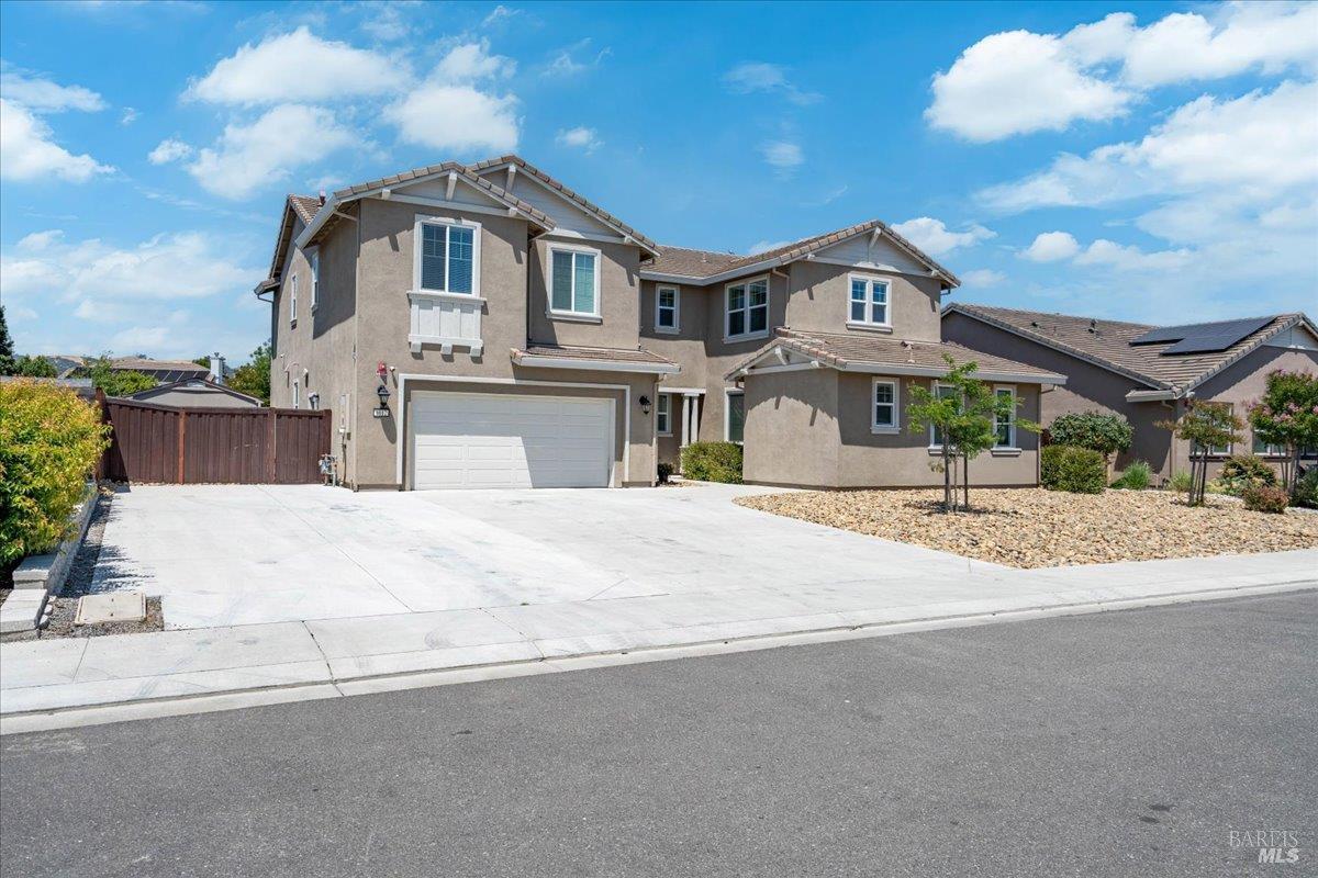Detail Gallery Image 4 of 89 For 1012 Capitola Ct, Vacaville,  CA 95687 - 6 Beds | 4/1 Baths