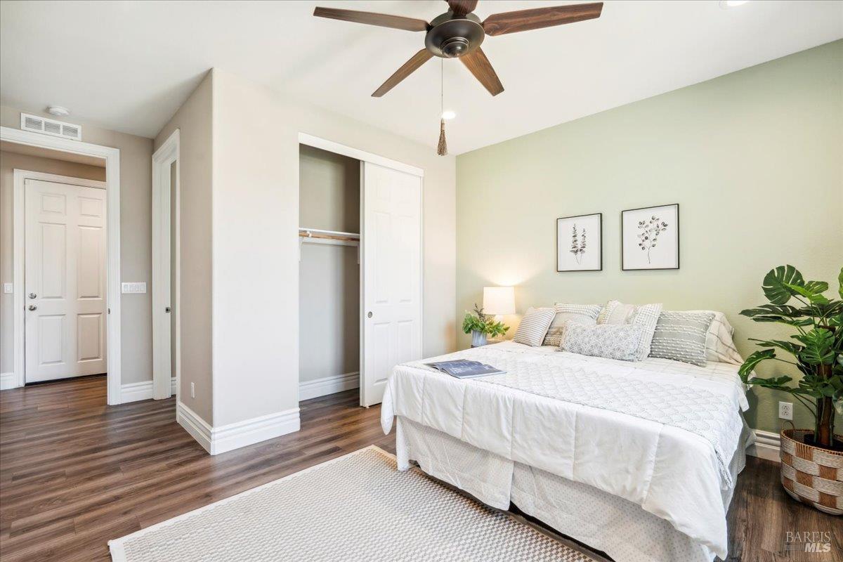 Detail Gallery Image 22 of 89 For 1012 Capitola Ct, Vacaville,  CA 95687 - 6 Beds | 4/1 Baths