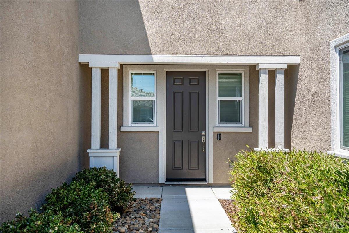 Detail Gallery Image 6 of 89 For 1012 Capitola Ct, Vacaville,  CA 95687 - 6 Beds | 4/1 Baths