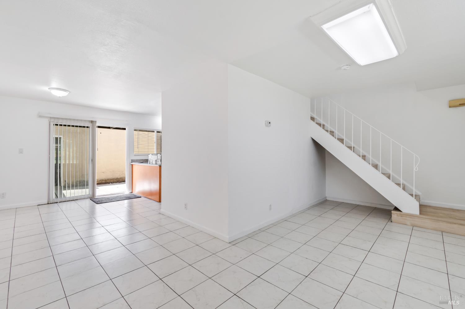 Detail Gallery Image 8 of 21 For 588 Crabapple Way, San Jose,  CA 95111 - 3 Beds | 1/1 Baths