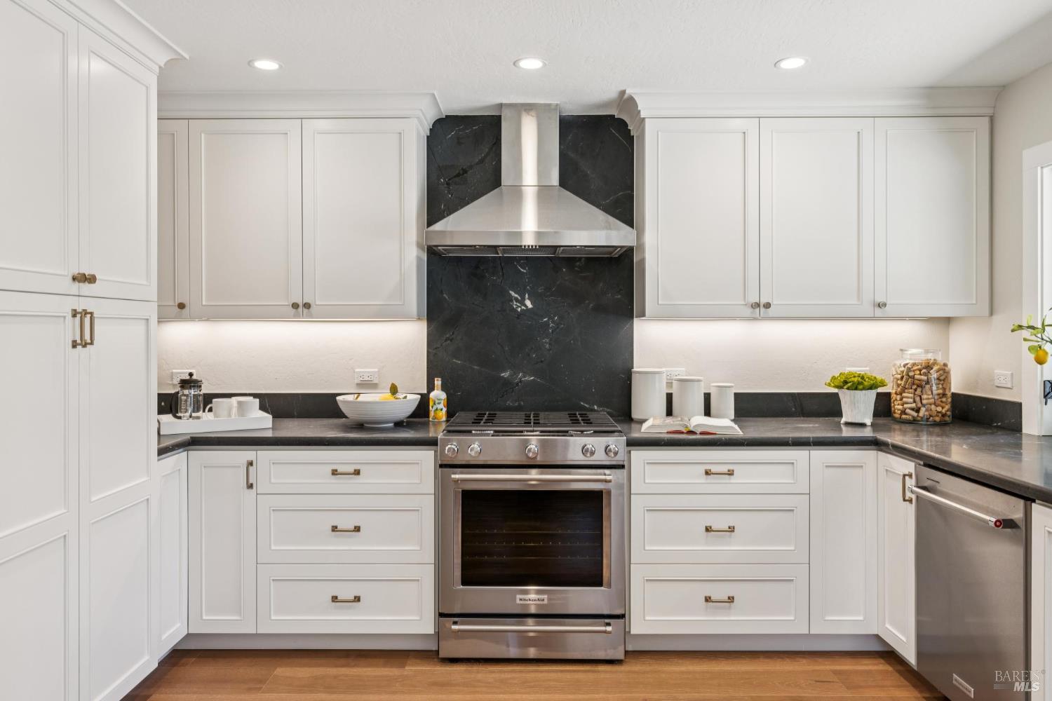Detail Gallery Image 7 of 25 For 1830 Spring Mountain Rd, Saint Helena,  CA 94574 - 3 Beds | 2 Baths