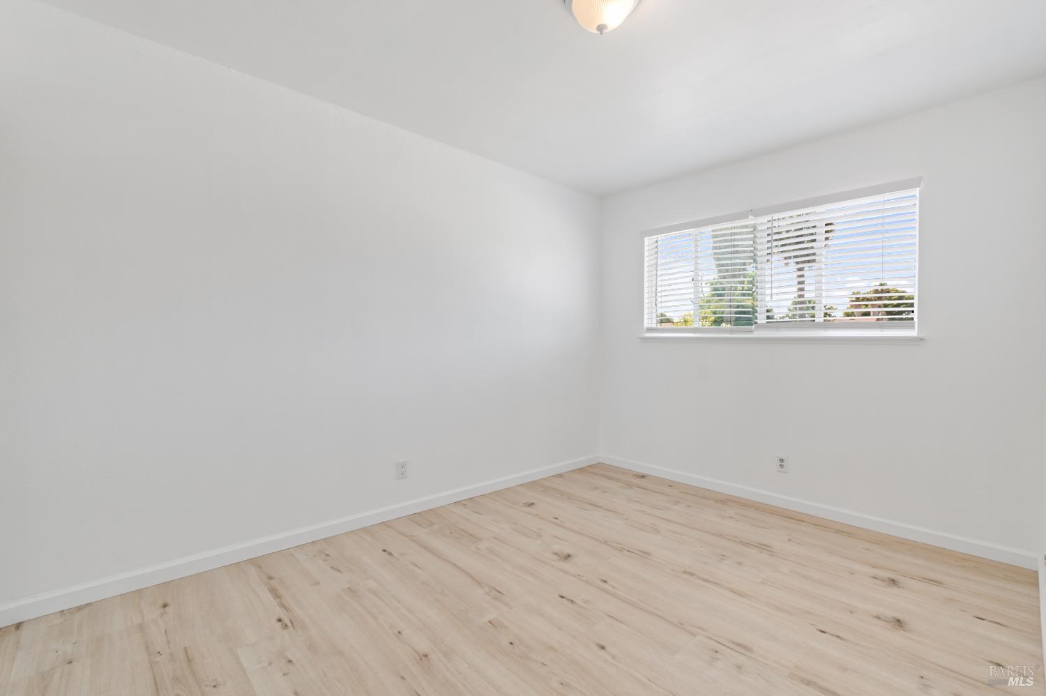 Detail Gallery Image 12 of 21 For 588 Crabapple Way, San Jose,  CA 95111 - 3 Beds | 1/1 Baths